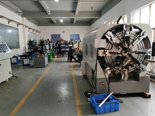 12 محور بدون عجلات CNC ربيع صنع آلة سلك تشكيل الملفات السريعة السرعة العالية