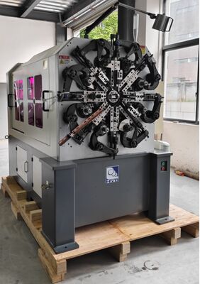 كام 4.0 مم CNC معدات صنع الزنبرك Sanyo Motor CE ISO9001 الأنظمة الزرقاء