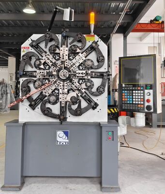 كام 4.0 مم CNC معدات صنع الزنبرك Sanyo Motor CE ISO9001 الأنظمة الزرقاء
