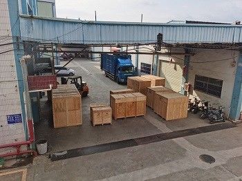 آلة تشكيل الربيع مع تعليق CNC Sanyo Motor Precision Coil Forming