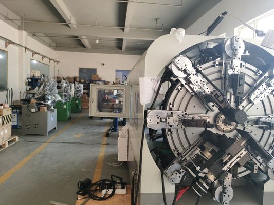 آلة اللف الزنبركي CNC متعددة الوظائف مع أنظمة لفائف دوران الأسلاك